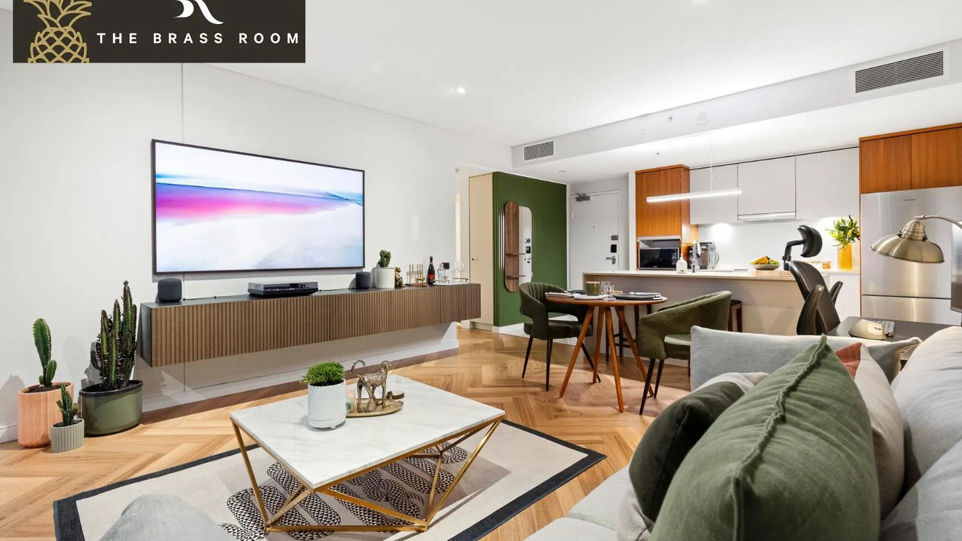 The Brass Pineapple Surfers Paradise 4217 Gold Coast Apartment